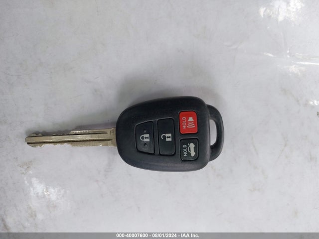 Toyota COROLLA LE 2018 5YFBURHE6JP848201 Image 11
