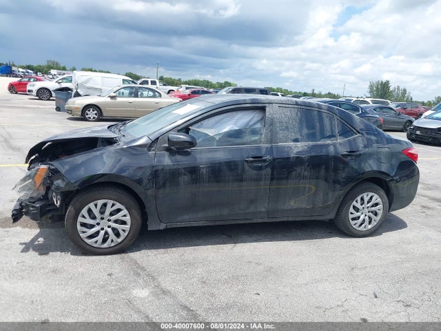 Toyota COROLLA LE 2018 5YFBURHE6JP848201 Image 14