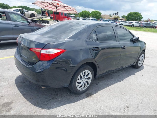 Toyota COROLLA LE 2018 5YFBURHE6JP848201 Image 4