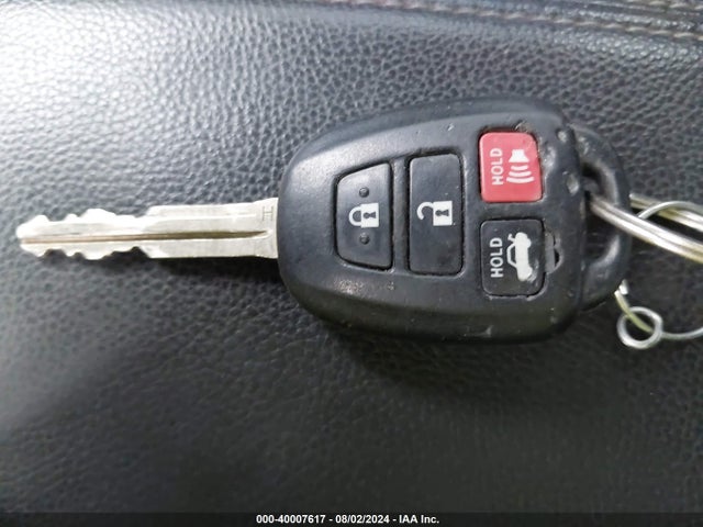 Toyota COROLLA SE 2018 5YFBURHE2JP840743 Image 11