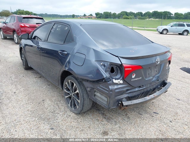 Toyota COROLLA SE 2018 5YFBURHE2JP840743 Image 3