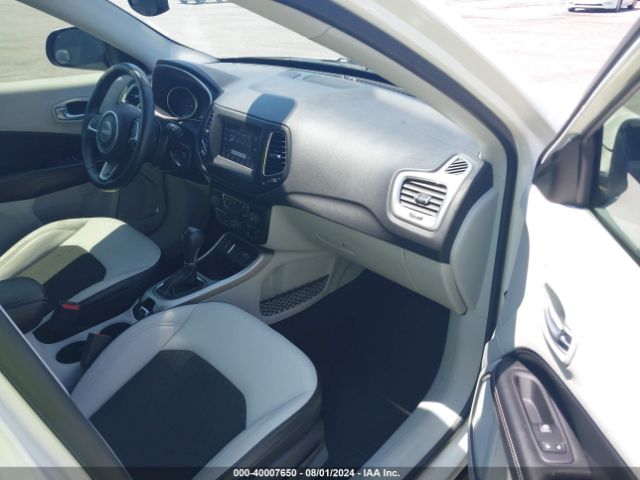 3C4NJCBB7JT468458 Jeep Compass Sun And Wheel Fwd