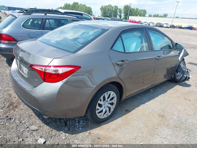 Toyota COROLLA LE 2018 2T1BURHE1JC103405 Image 4