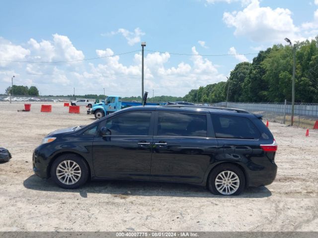 5TDYK3DC8FS616330 Toyota Sienna Xle 8 Passenger