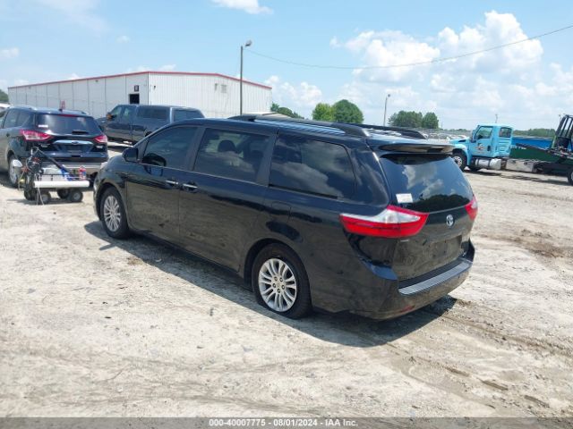 5TDYK3DC8FS616330 Toyota Sienna Xle 8 Passenger
