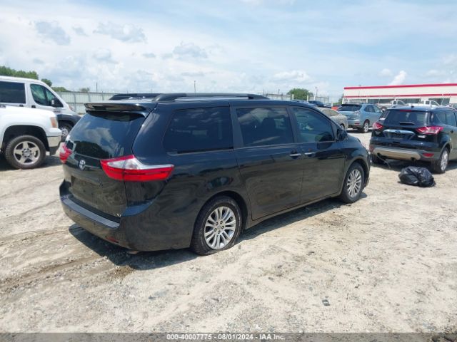 5TDYK3DC8FS616330 Toyota Sienna Xle 8 Passenger