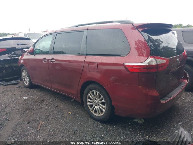 Toyota Sienna Xle 8 Passenger 2015 5TDYK3DC8FS586312 Image 3