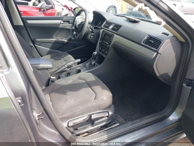 1VWAT7A34GC041640 Volkswagen Passat 1.8t S