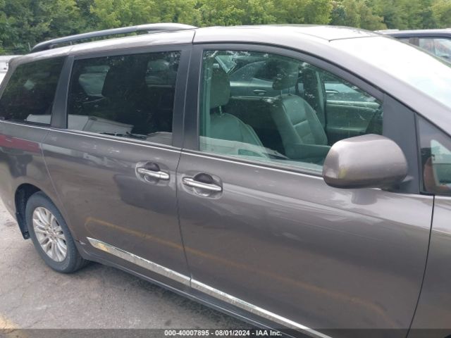 5TDYK3DC5FS635952 Toyota Sienna Xle 8 Passenger