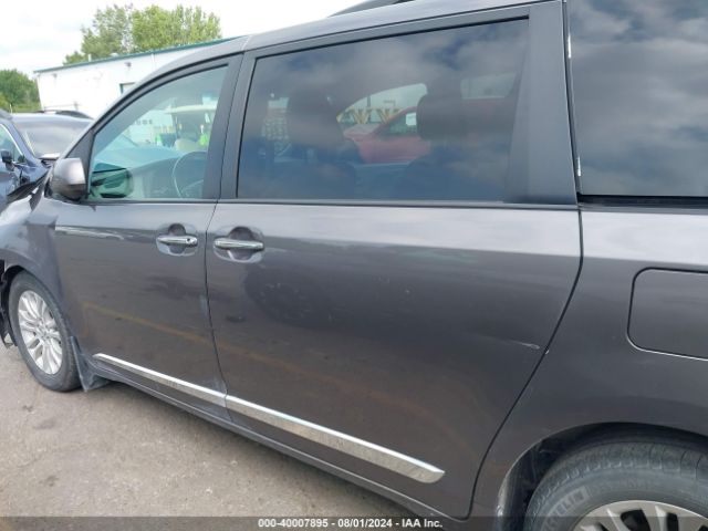 5TDYK3DC5FS635952 Toyota Sienna Xle 8 Passenger