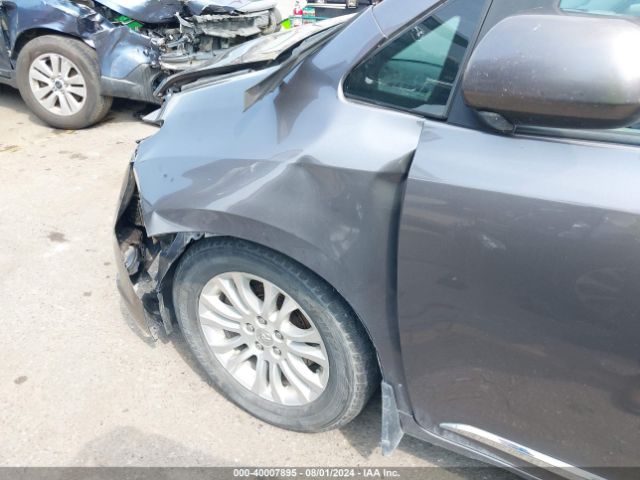 5TDYK3DC5FS635952 Toyota Sienna Xle 8 Passenger