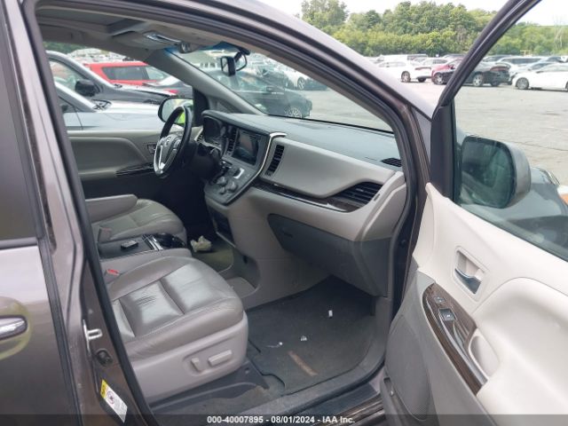 5TDYK3DC5FS635952 Toyota Sienna Xle 8 Passenger