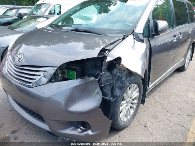 5TDYK3DC5FS635952 Toyota Sienna Xle 8 Passenger