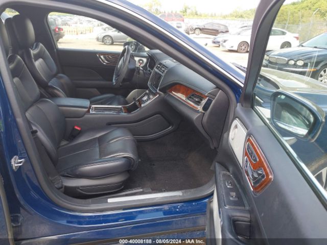 1LN6L9NC0K5600057 Lincoln Continental Reserve