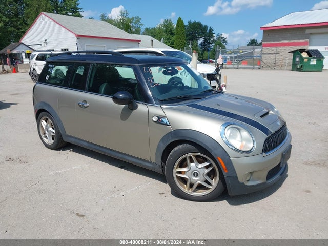 2010 MINI COOPER S CLUBMAN WMWMM3C52ATP75847 Photo 0