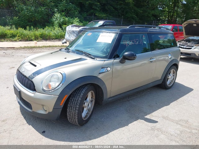 2010 MINI COOPER S CLUBMAN WMWMM3C52ATP75847 Photo 1