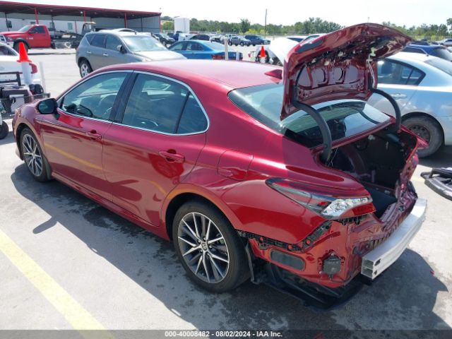 4T1F11AK3NU715606 Toyota CAMRY XLE