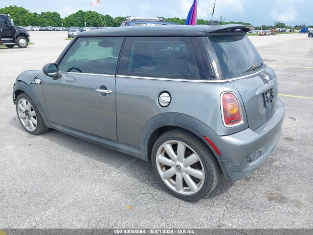 2008 MINI COOPER S WMWMF73518TT87178 Photo 2
