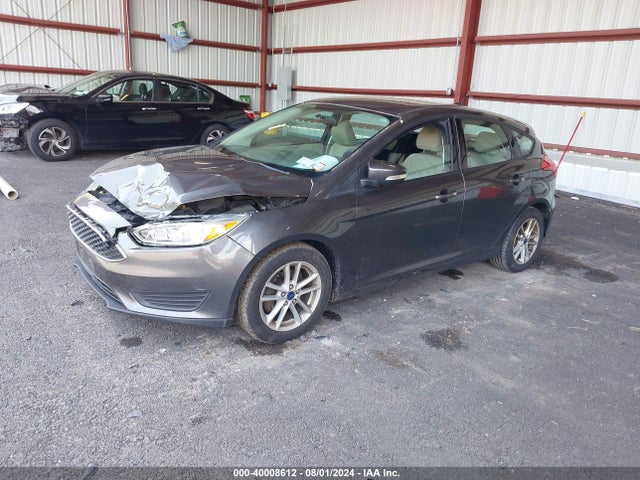 Ford FOCUS SE 2017 1FADP3K24HL247972 Image 2