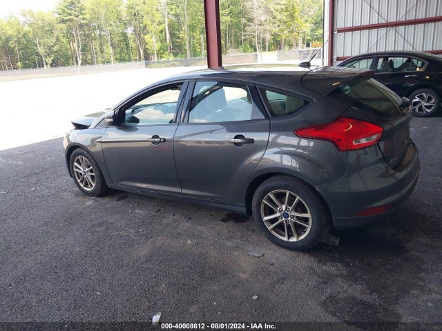 Ford FOCUS SE 2017 1FADP3K24HL247972 Image 3
