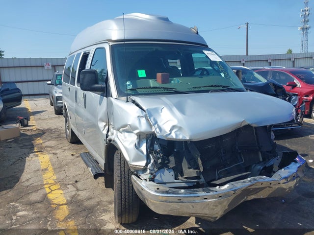 2017 1GAWGFFF5H1122758 main image
