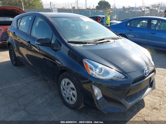 Toyota Prius C Three 2016 JTDKDTB37G1140055 zdjęcie główne
