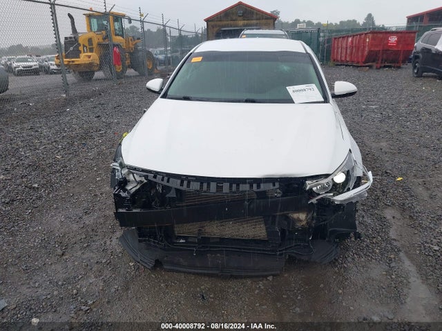 5XXGT4L36JG209780 KIA Optima Lx
