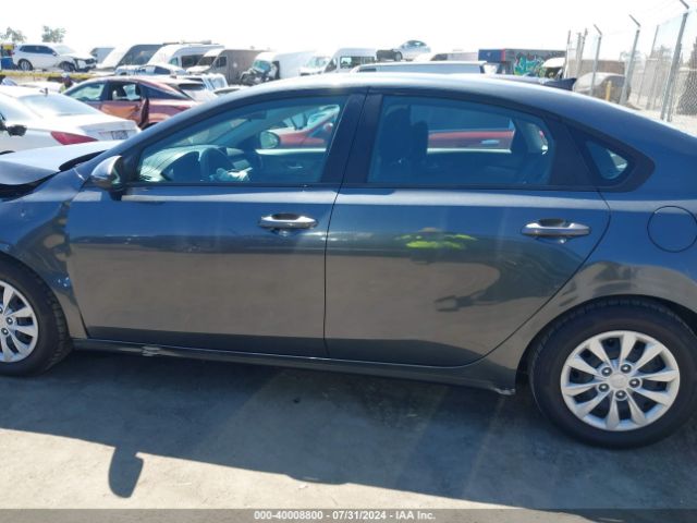 3KPF24AD9ME401587 KIA FORTE FE