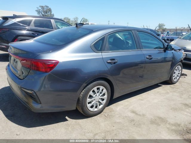 3KPF24AD9ME401587 KIA FORTE FE