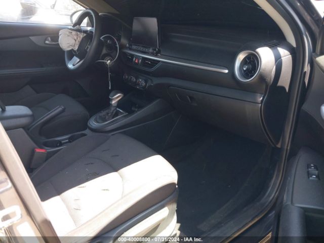 3KPF24AD9ME401587 KIA FORTE FE