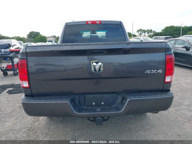 1C6RR7FG1JS342788 RAM 1500 Express Quad Cab 4x4 6'4 Box