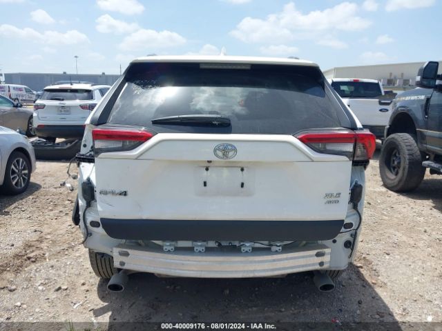 2T3P1RFV8NW298416 Toyota Rav4 Xle