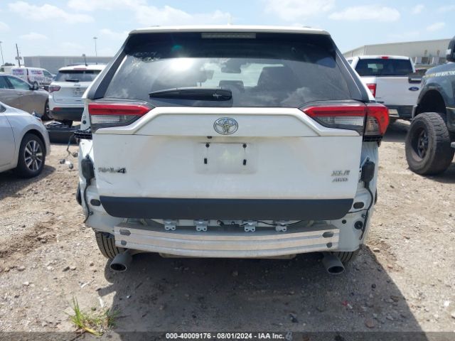 2T3P1RFV8NW298416 Toyota Rav4 Xle