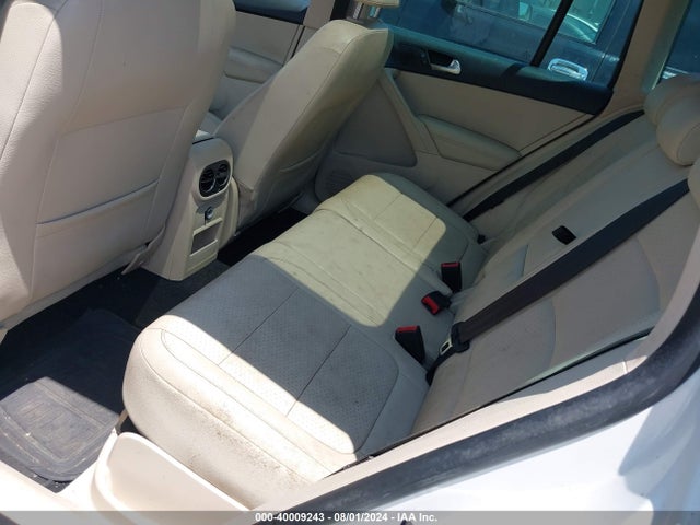 Продаж на аукціоні авто 2010 Volkswagen Tiguan Wolfsburg Edition, vin: WVGAV7AX8AW523920, номер лоту: 40009243