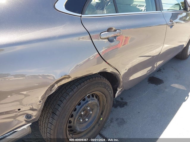 Toyota CAMRY LE 2017 4T1BF1FKXHU683928 Image 4