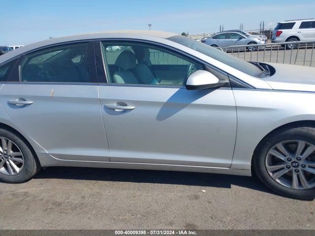 Hyundai SONATA SE 2016 5NPE24AF9GH332901 Image 13