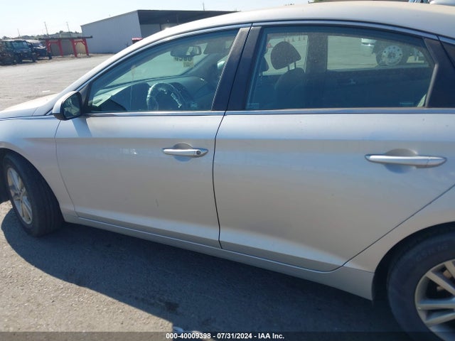 Hyundai SONATA SE 2016 5NPE24AF9GH332901 Image 14