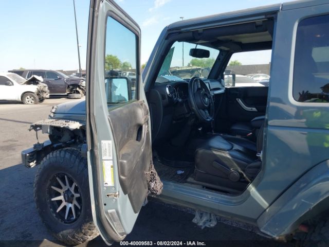 1C4GJWBG4FL528317 Jeep Wrangler Sahara