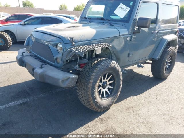 1C4GJWBG4FL528317 Jeep Wrangler Sahara