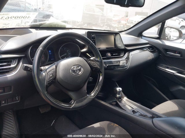 Toyota C-HR XLE 2018 NMTKHMBX2JR035865 Image 17