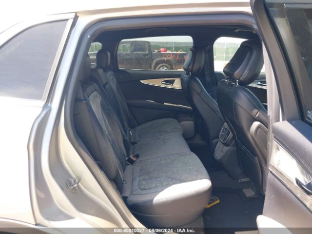 2LMPJ8KP0LBL20149 Lincoln Nautilus Reserve