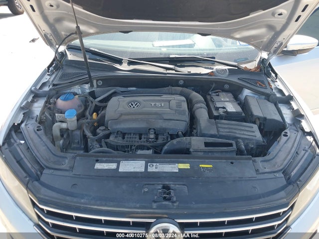 1VWBT7A31HC027135 Volkswagen Passat 1.8t Se