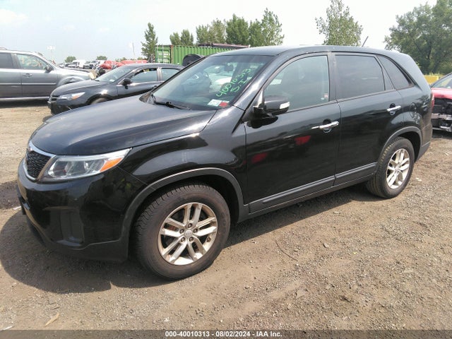 KIA SORENTO LX 2015 5XYKT3A61FG619732 Image 2