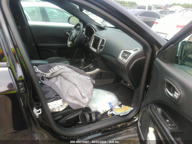 3C4NJCEBXMT577030 Jeep Compass 80th Anniversary Fwd