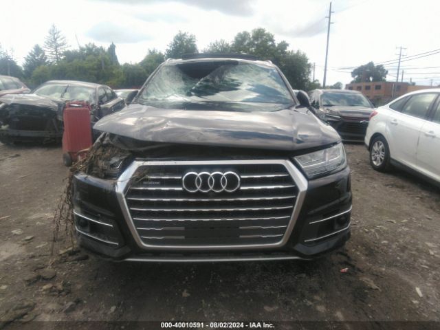 WA1LHAF7XJD019174 Audi Q7 2.0t Premium