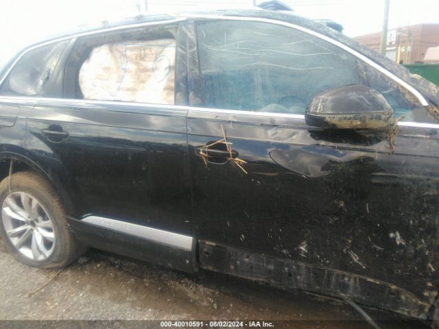 WA1LHAF7XJD019174 Audi Q7 2.0t Premium