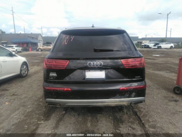 WA1LHAF7XJD019174 Audi Q7 2.0t Premium