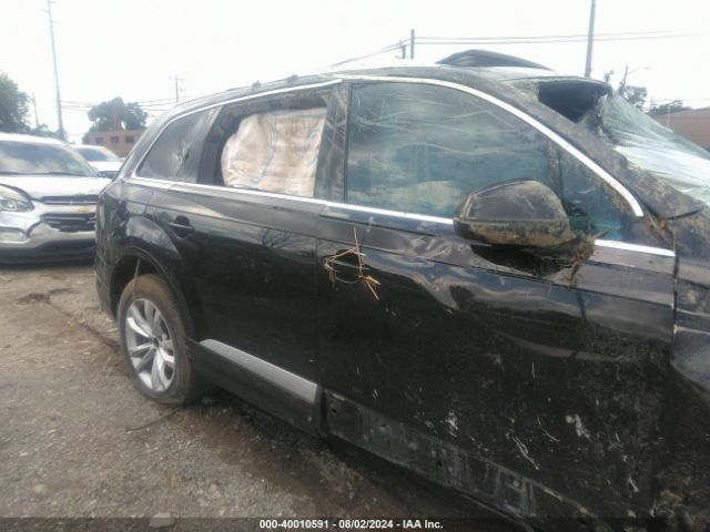 WA1LHAF7XJD019174 Audi Q7 2.0t Premium