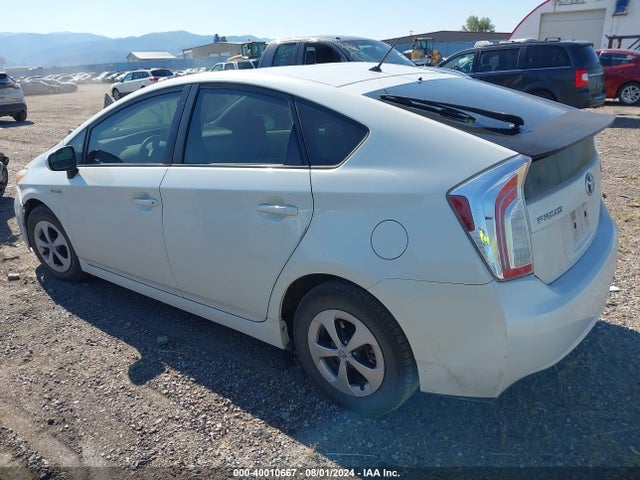 Toyota Prius Two 2014 JTDKN3DU6E1746964 Image 3