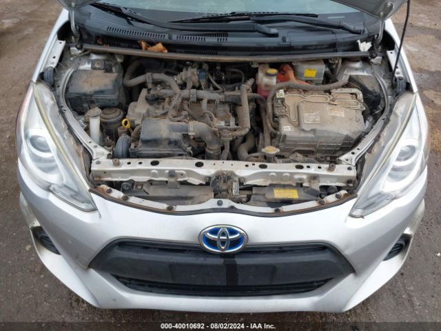 JTDKDTB32F1582272 Toyota Prius C One